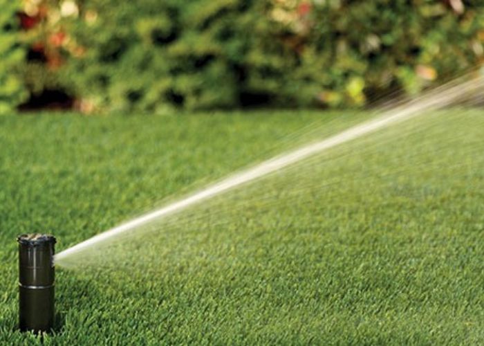 What Features Should You Look for in Hydro-Rain Golf Sprinkler Heads?